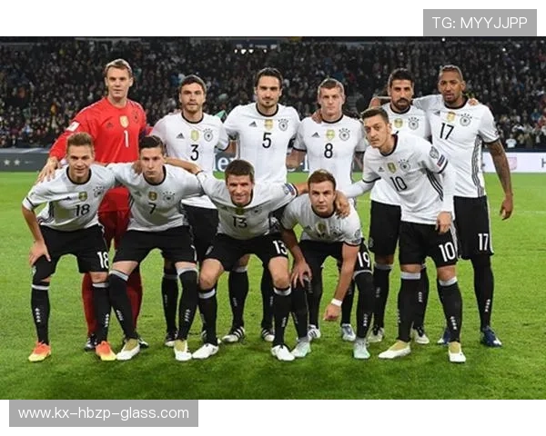 足球明星的怀旧瞬间经典老照片回顾与传奇故事分享 足球明星的怀旧瞬间经典老照片回顾与传奇故事分享