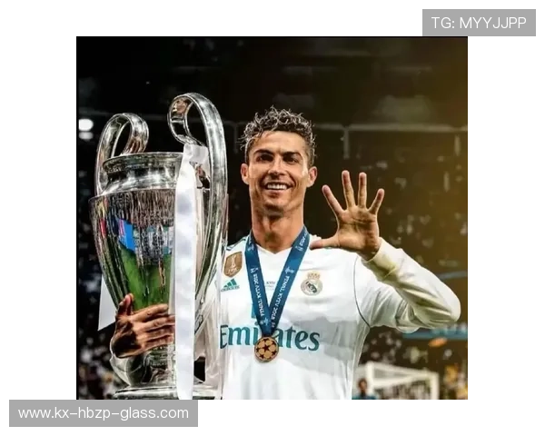 世界足球明星背后的传奇人生与奋斗历程揭秘